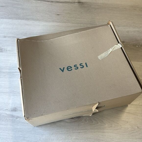 VESSI Weekend Chelsea Sneaker BLACK MESH SIZE 10 New in Box - Picture 3 of 8